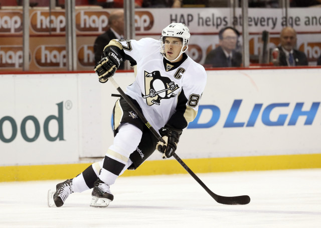 Man white jersey hockey game free wallpaper for desktop - medium preview image