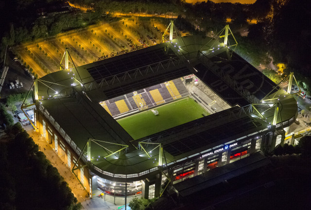 Stadium green field night lights free wallpaper for desktop - medium preview image