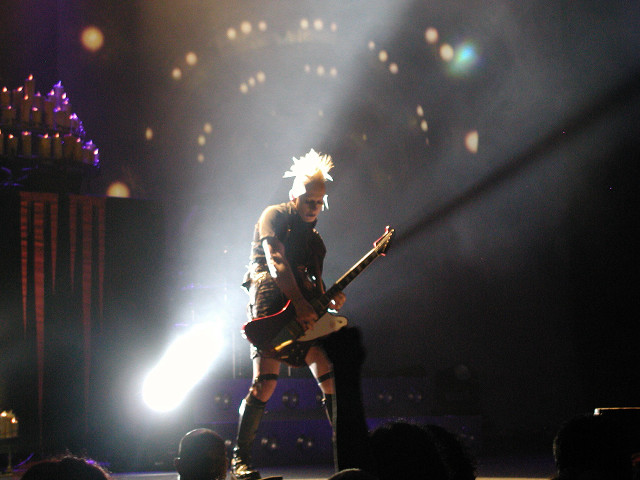 Man guitar stage crowd watching free wallpaper for desktop - medium preview image