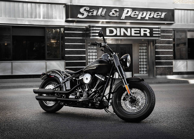 Black motorcycle parked restaurant salt #2 free wallpaper for desktop - medium preview image