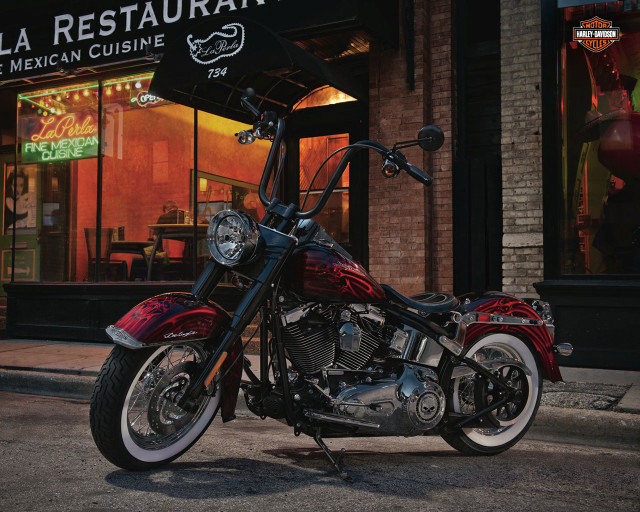 Red motorcycle restaurant mexican cuisine free wallpaper for desktop - medium preview image
