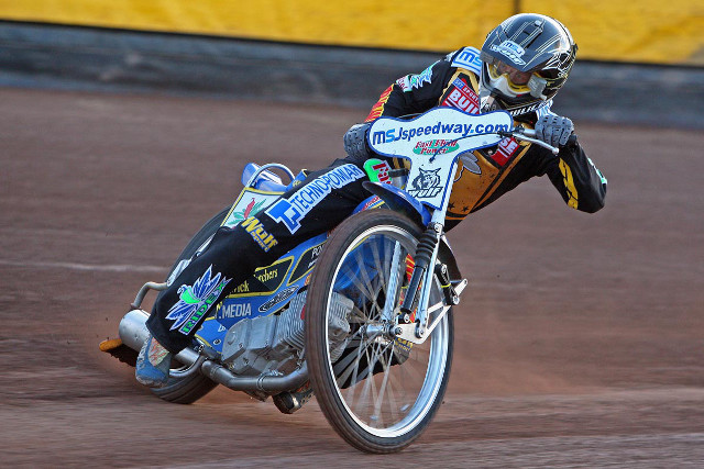 Man motorcycle dirttrack helmet blackjacket free wallpaper for desktop - medium preview image