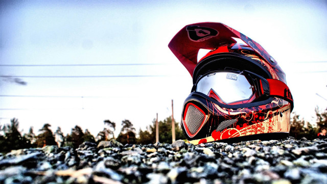 Helmet goggles rocks gravel sunlight free wallpaper for desktop - medium preview image