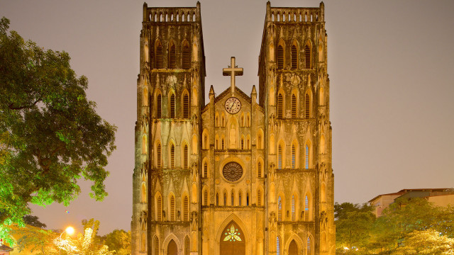 Cathedral clock night tree front free wallpaper for desktop - medium preview image