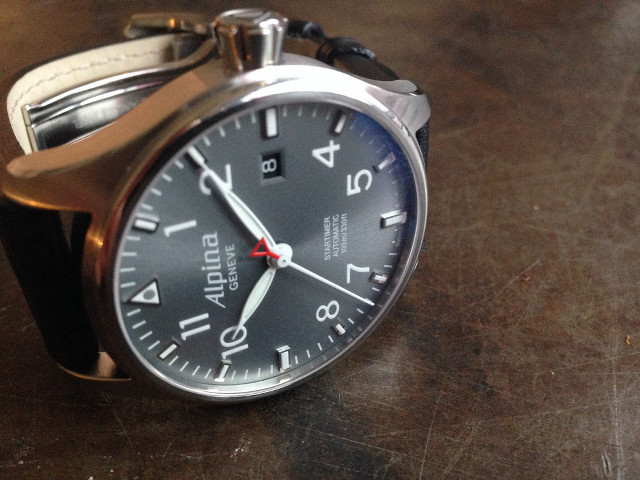 Watch black face silver hands free wallpaper for desktop - medium preview image