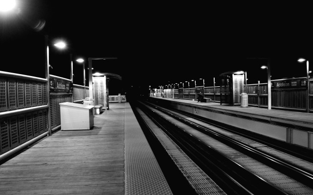 Train station night time train free wallpaper for desktop - medium preview image