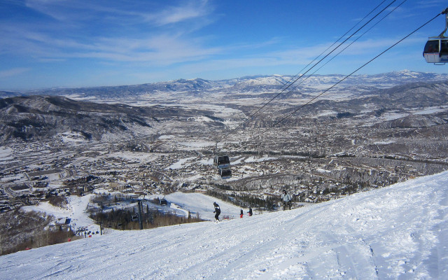 Ski lift snowy mountain valley free wallpaper for desktop - medium preview image