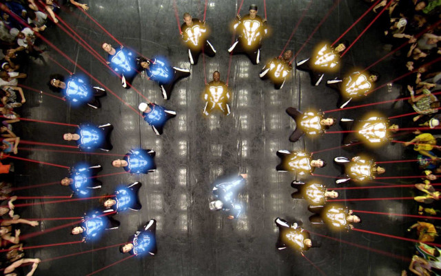 Group people circle lights man free wallpaper for desktop - medium preview image