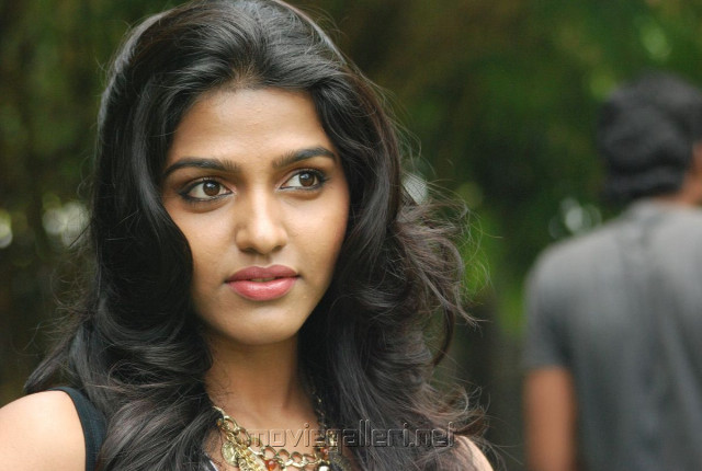 Woman long hair necklace looking free wallpaper for desktop - medium preview image