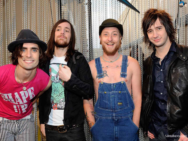 Men group curtain chains standing free wallpaper for desktop - medium preview image