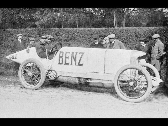 Men car driveway hedge suit free wallpaper for desktop - medium preview image