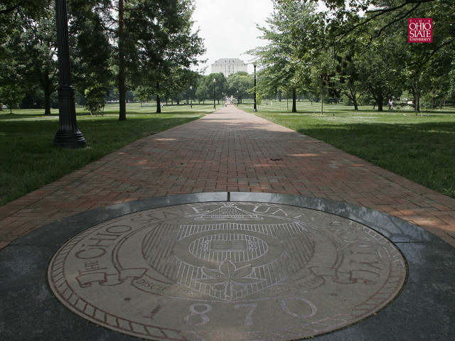 Brick walkway circular medallion park free wallpaper for desktop - medium preview image