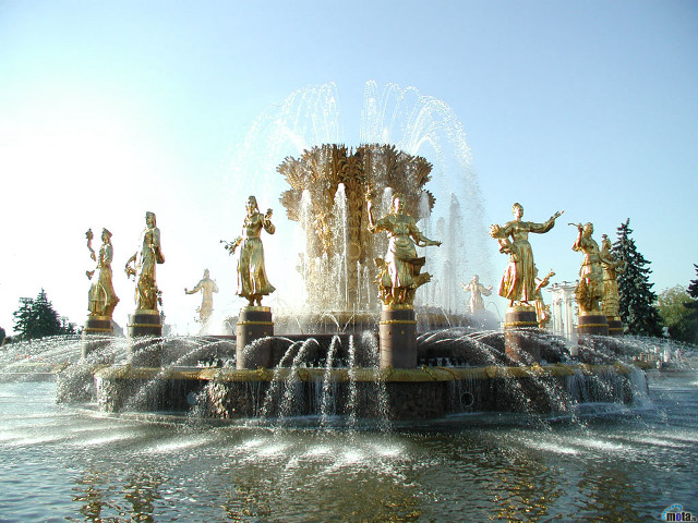 Fountain statues trees blue sky free wallpaper for desktop - medium preview image