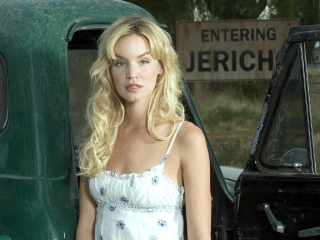 Woman green truck white dress free wallpaper for desktop - medium preview image