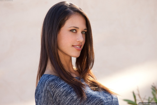 Woman long hair blue shirt #8 free wallpaper for desktop - medium preview image