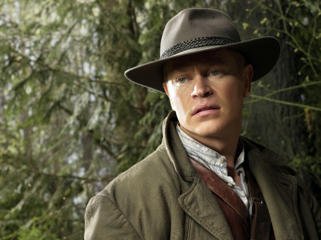 Man hat coat trees serious free wallpaper for desktop - medium preview image