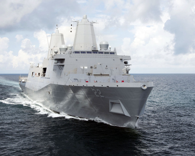 Beach cloudy sky horizon warship free wallpaper for desktop - medium preview image
