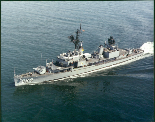 Large boat people water warship free wallpaper for desktop - medium preview image