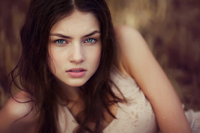 Blue eyes white shirt wind free wallpaper for desktop - medium preview image