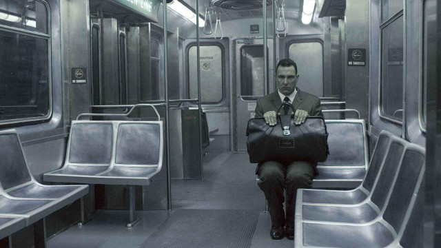 Man suit tie train purse free wallpaper for desktop - medium preview image