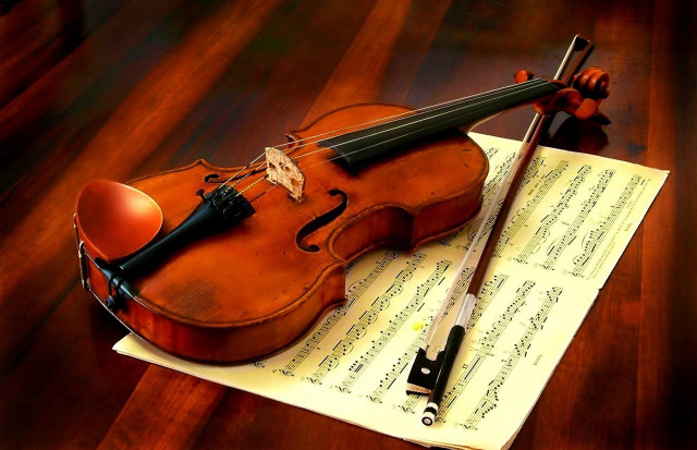 Violin rest music paper wooden free wallpaper for desktop - medium preview image