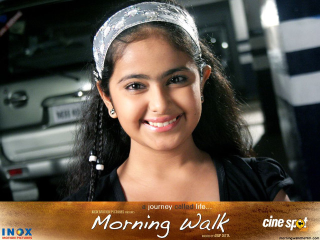 Young girl smiling car morning free wallpaper for desktop - medium preview image
