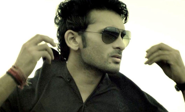 Man sunglasses black shirt hand free wallpaper for desktop - medium preview image