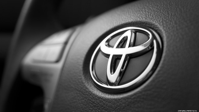 Steering wheel closeup toyota logo free wallpaper for desktop - medium preview image
