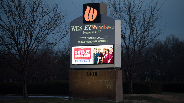 Large sign people trees building free wallpaper for desktop - medium preview image