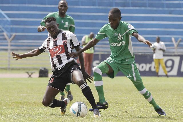 Soccer game men field crowd free wallpaper for desktop - medium preview image