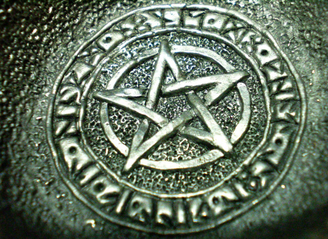 Pentagram seal gothic engraving occult free wallpaper for desktop - medium preview image