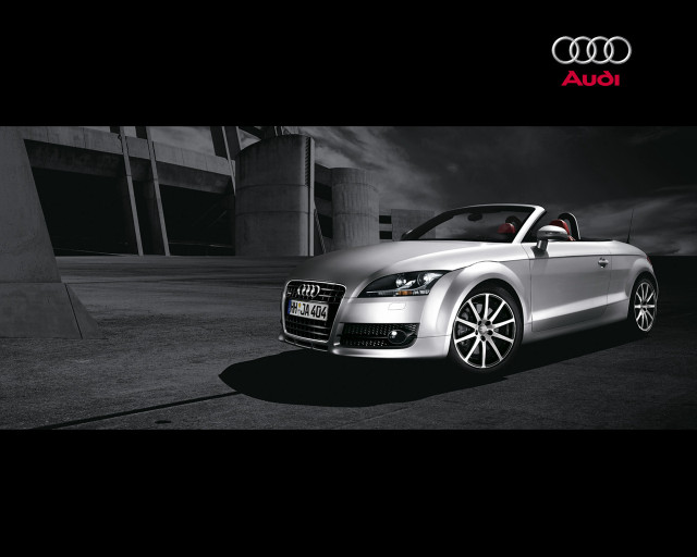 Silver car red roof black free wallpaper for desktop - medium preview image