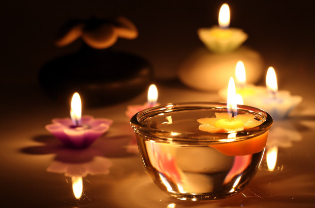 Candle glass bowl water flowers free wallpaper for desktop - medium preview image