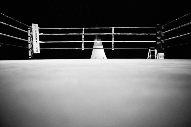Boxing ring black white referee free wallpaper for desktop - medium preview image