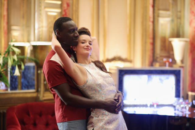 Man woman hugging living room free wallpaper for desktop - medium preview image