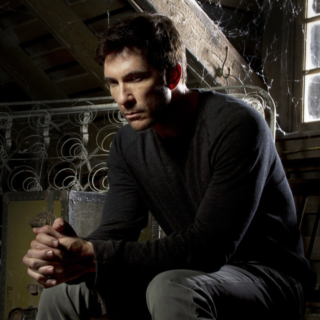 Man bench room metal fence free wallpaper for tablet - medium preview image