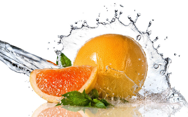 Grapefruit orange splash water white free wallpaper for desktop - medium preview image
