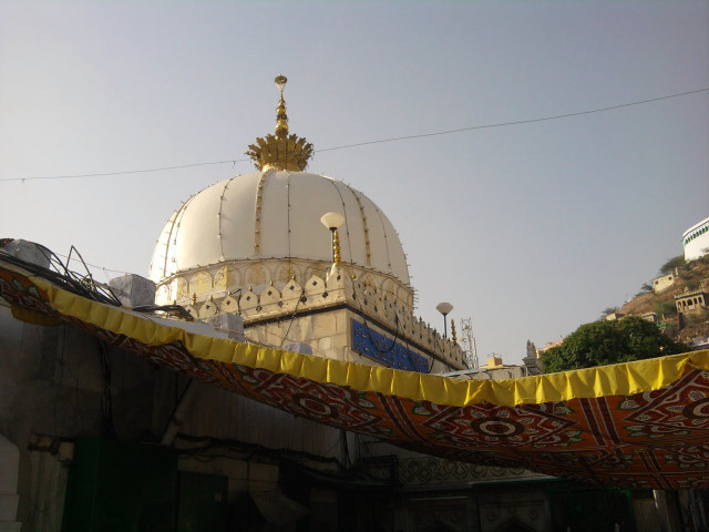 Large white dome gold top free wallpaper for desktop - medium preview image