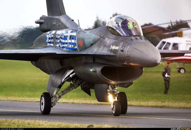 Fighter jet runway background plane free wallpaper for desktop - medium preview image