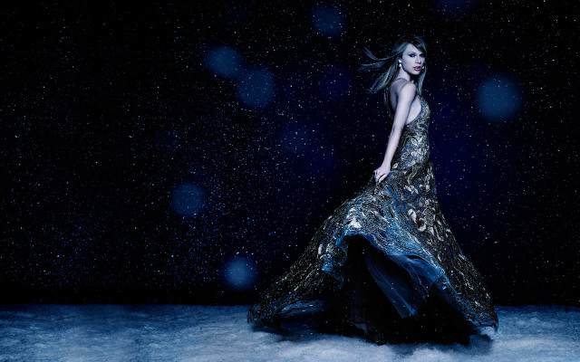 Woman dress snow falling black free wallpaper for desktop - medium preview image