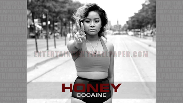 Woman short skirt cell phone free wallpaper for desktop - medium preview image