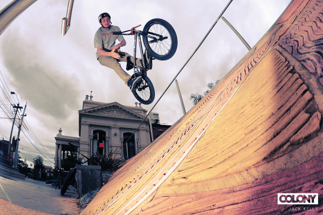 Man riding bike skateboard ramp free wallpaper for desktop - medium preview image