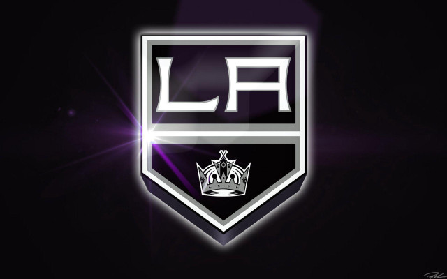 Kings logo light shine crown free wallpaper for desktop - medium preview image
