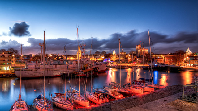 Harbor boats city night lights free wallpaper for desktop - medium preview image