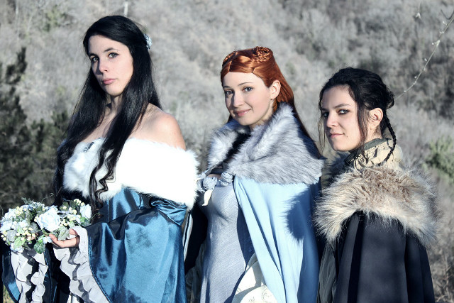 Medieval women costumes mountain range free wallpaper for desktop - medium preview image