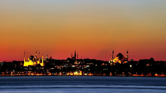 City skyline lake sunset dawn free wallpaper for desktop - medium preview image