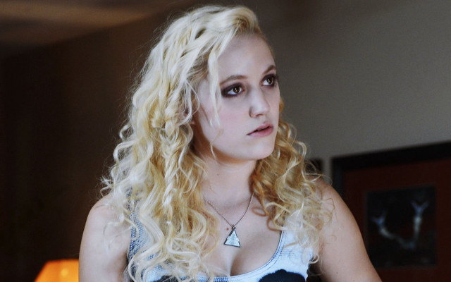 Blonde woman blue dress serious free wallpaper for desktop - medium preview image