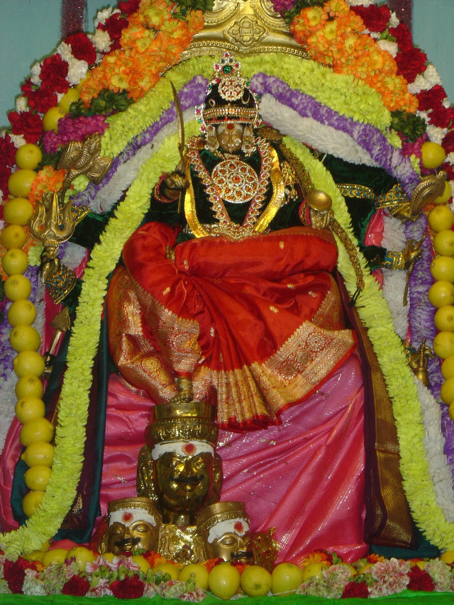 Statue colorful outfit crown vase free wallpaper for mobile - medium preview image