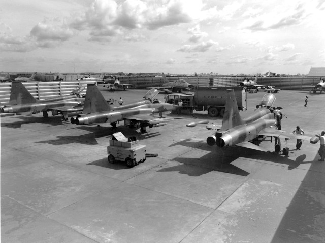 Airplanes runway people trucks black free wallpaper for desktop - medium preview image