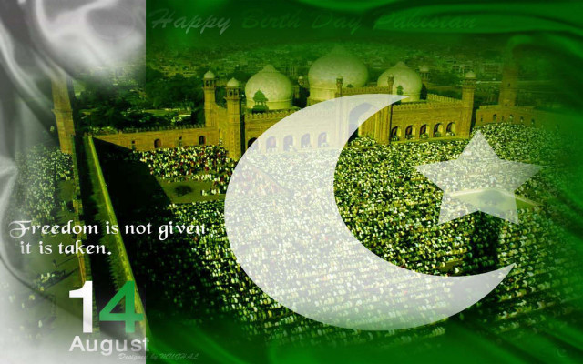 Crowd green white background crescent free wallpaper for desktop - medium preview image